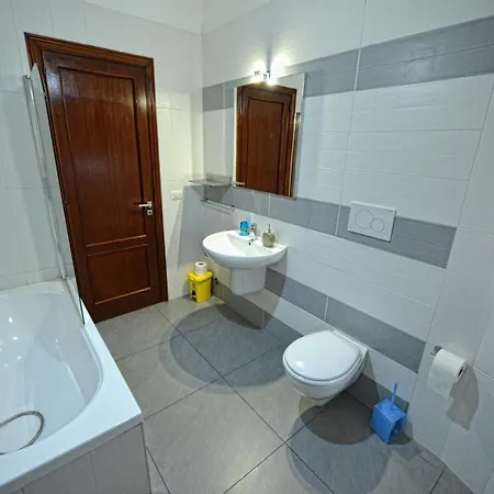 Aback Policlinico 바리