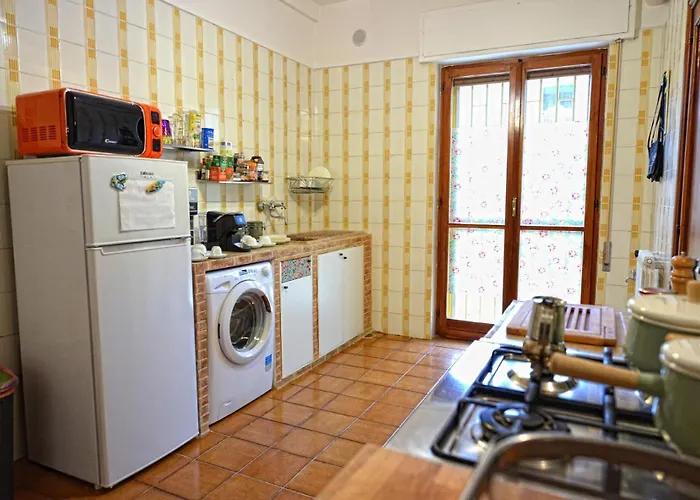 Aback Policlinico 招待所 巴里